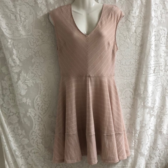 Bar III Dresses & Skirts - Bar III blush midi dress sz L perforated design